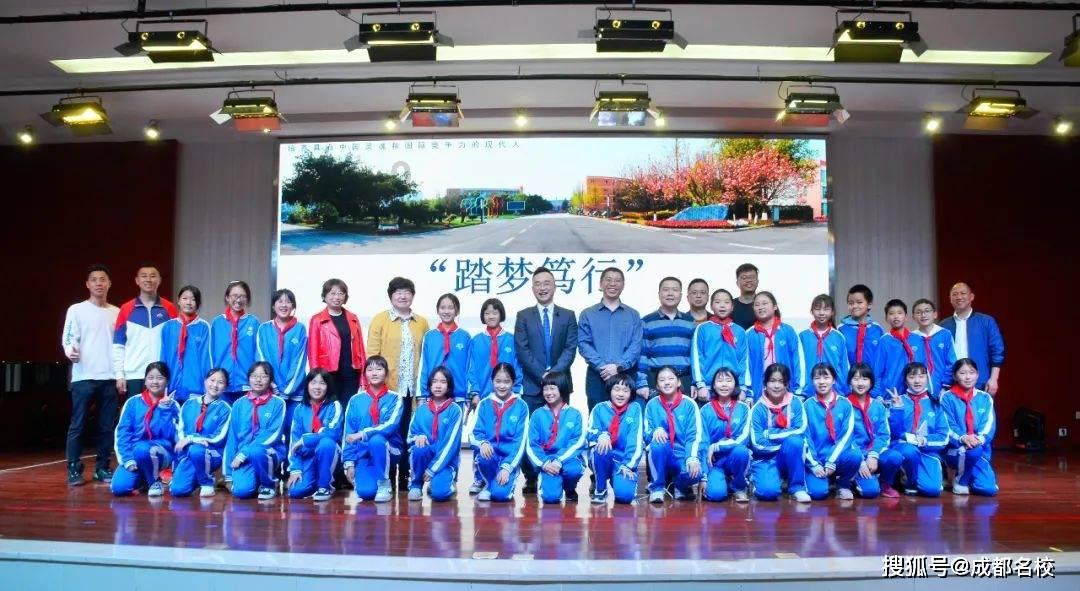 2023 年想带父母去逛逛，有哪些「节奏较慢，又很有特色」的目的地值得推荐？